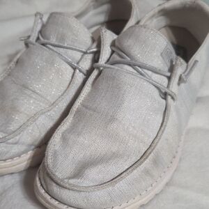 Hey Dude Women's Cream Loafers